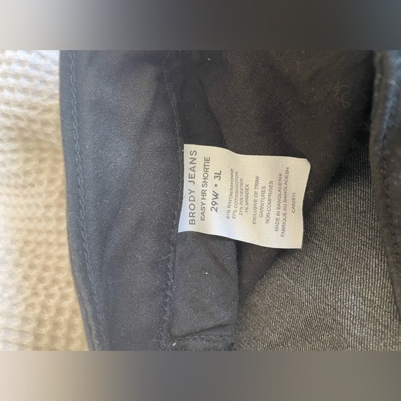 Brody high waisted Black stretchy denim distressed Jean Shorts with buttons. 29 - Picture 3 of 4